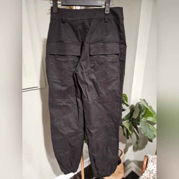 FREE PEOPLE FP Movement Black Utility Structured Cargo Pants. Size Small - Picture 10 of 13